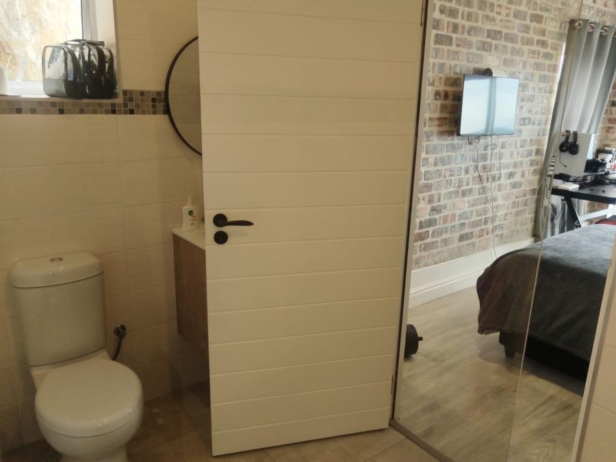 To Let 4 Bedroom Property for Rent in Glencairn Western Cape